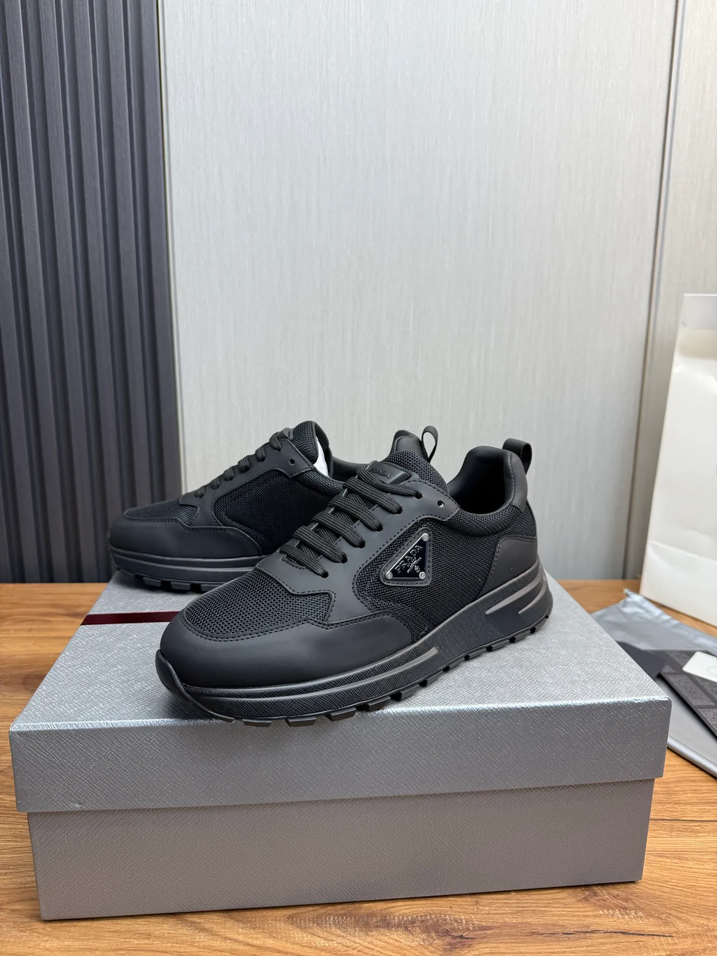 Men's shoes 💰560💰 [PRADA] Popular items in men's shoes counters, synchronized with the official website, high-quality cowhide stitching breathable mesh + cowhide lining, 1🆚1 replica, original sole, 38-45 (customized for 45, non-refundable)